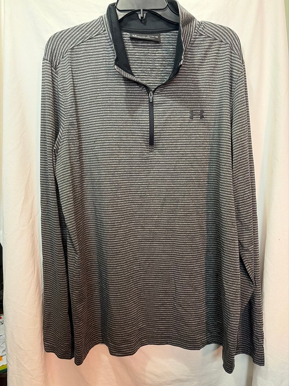 Under Armour Long Sleeve Quarter Zip Size XL